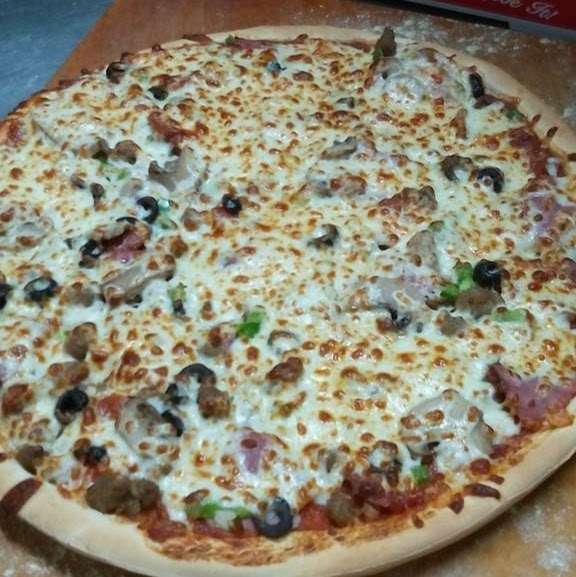 Gambinos Pizza | 103 S Webster St, Spring Hill, KS 66083, USA | Phone: (913) 686-4424