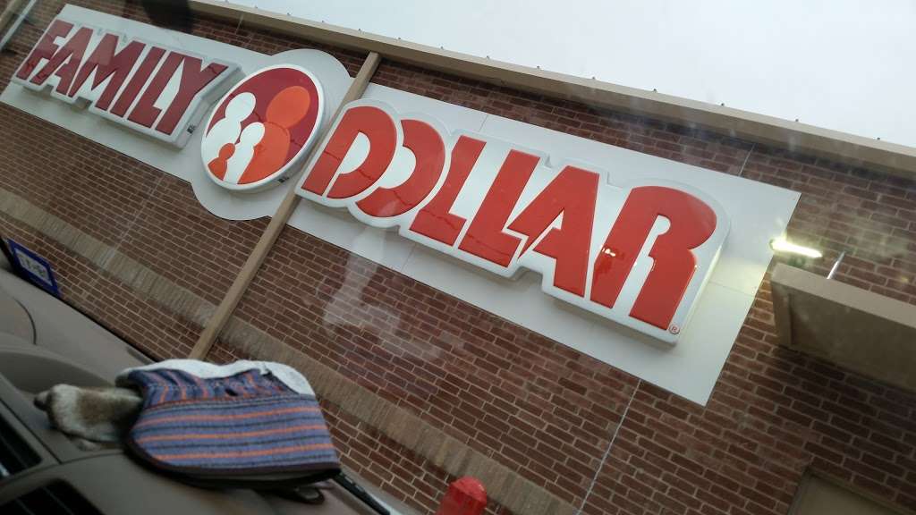 Family Dollar | 11327 Seagoville Rd, Balch Springs, TX 75180, USA | Phone: (214) 646-8822