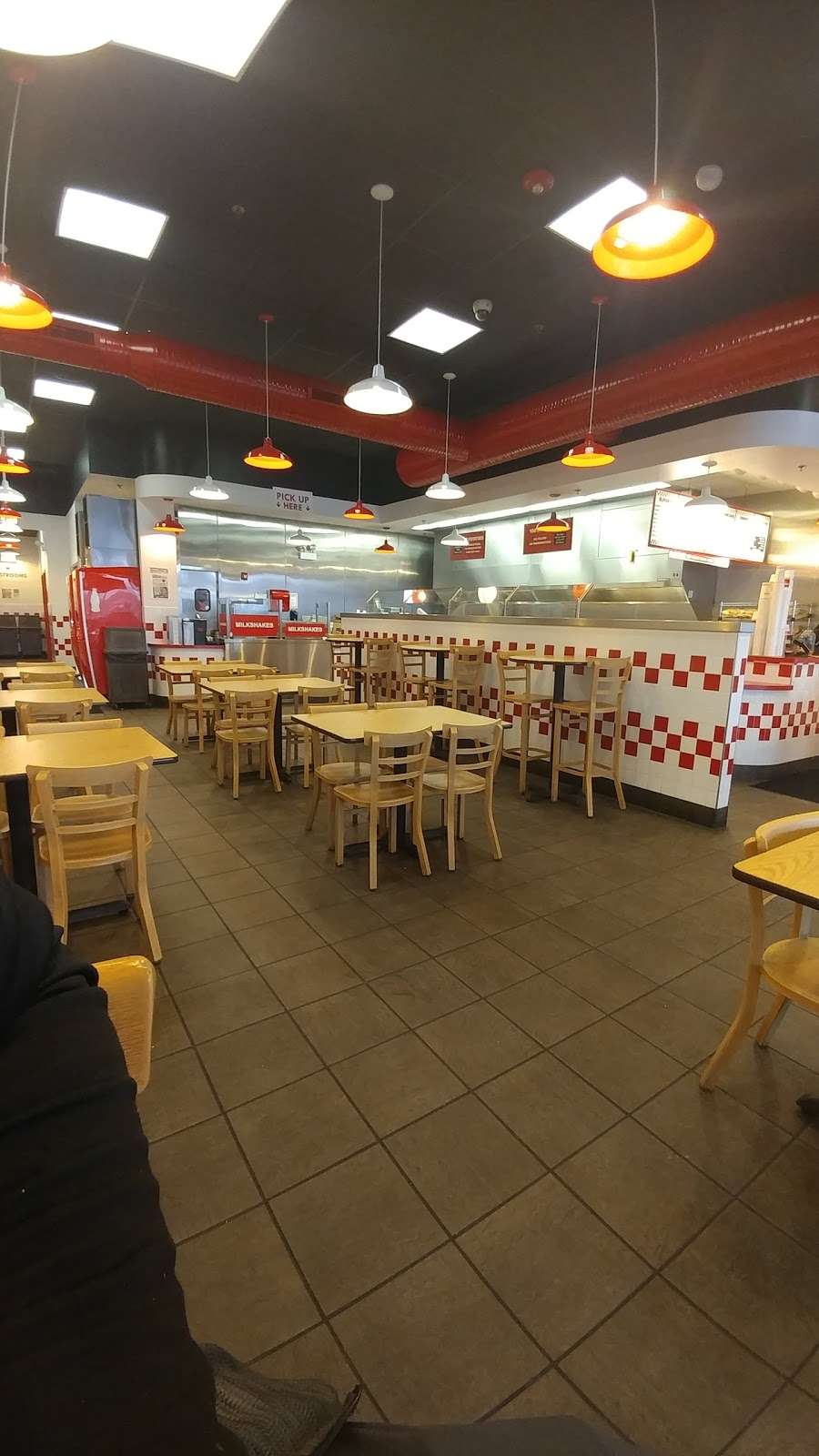 Five Guys | 1384 Winston Plaza, Melrose Park, IL 60160 | Phone: (708) 450-4505