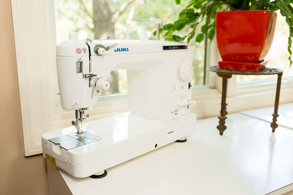 Zoelees Fabric & Sewing School | 1329 NE Deer Valley Dr, Lees Summit, MO 64086, USA | Phone: (816) 524-7217