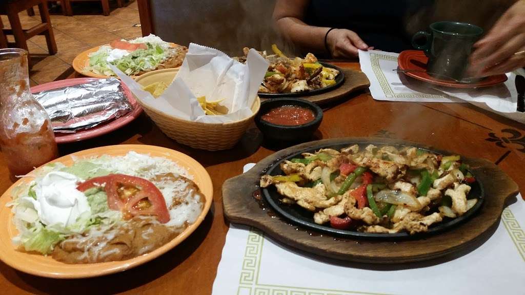 Mi Pueblo | 7556 Ritchie Hwy, Glen Burnie, MD 21061, USA | Phone: (410) 590-1616