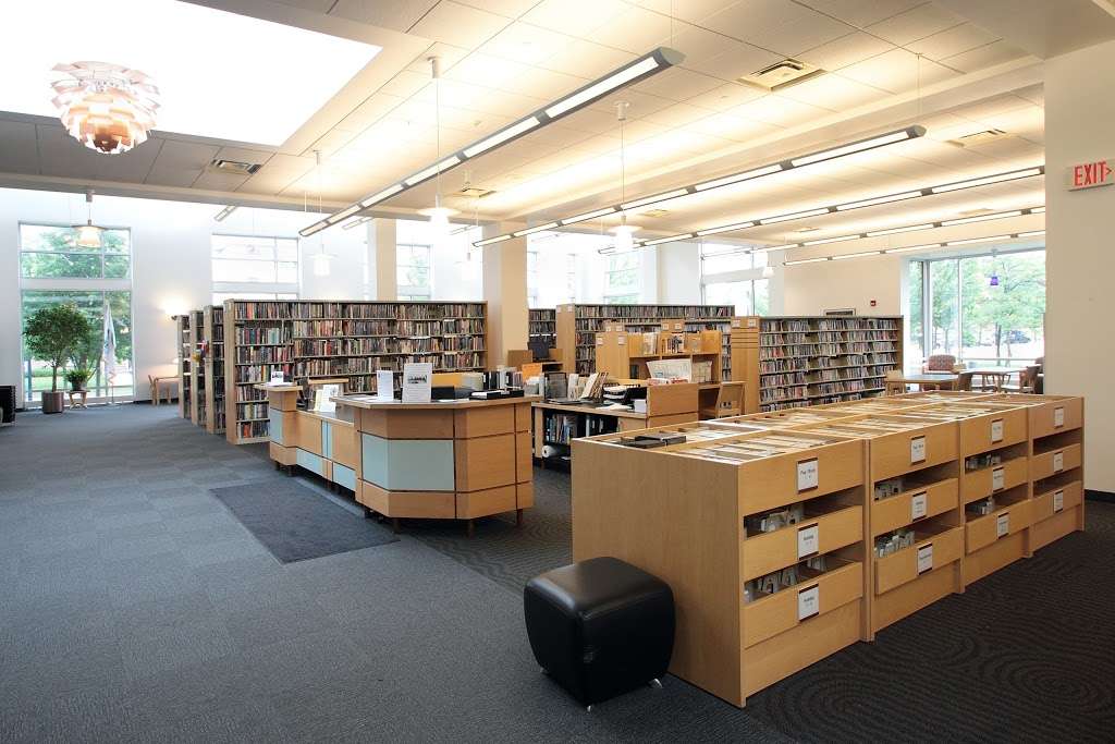 Cudahy Family Library | 3500 Library Dr, Cudahy, WI 53110, USA | Phone: (414) 769-2244