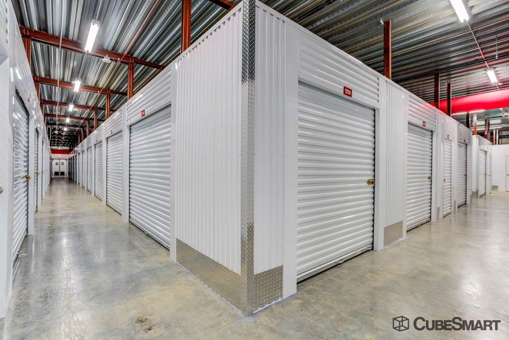 CubeSmart Self Storage | 1830 E Roosevelt Rd, Wheaton, IL 60187 | Phone: (630) 984-4266