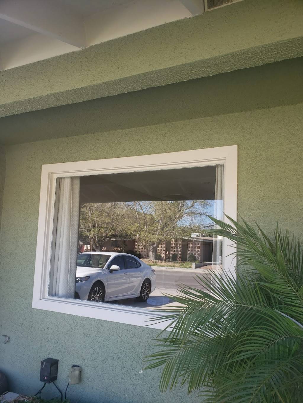 Ramírez Glass Door & Windows Installation in Las Vegas NV- Resid | 2116 Walnut Ave, Las Vegas, NV 89101 | Phone: (702) 521-0251