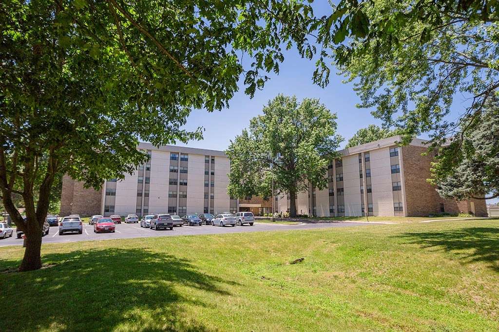 Olde Oak Tree Apartments | 13975 East 35th St S, Independence, MO 64055, USA | Phone: (816) 844-6115