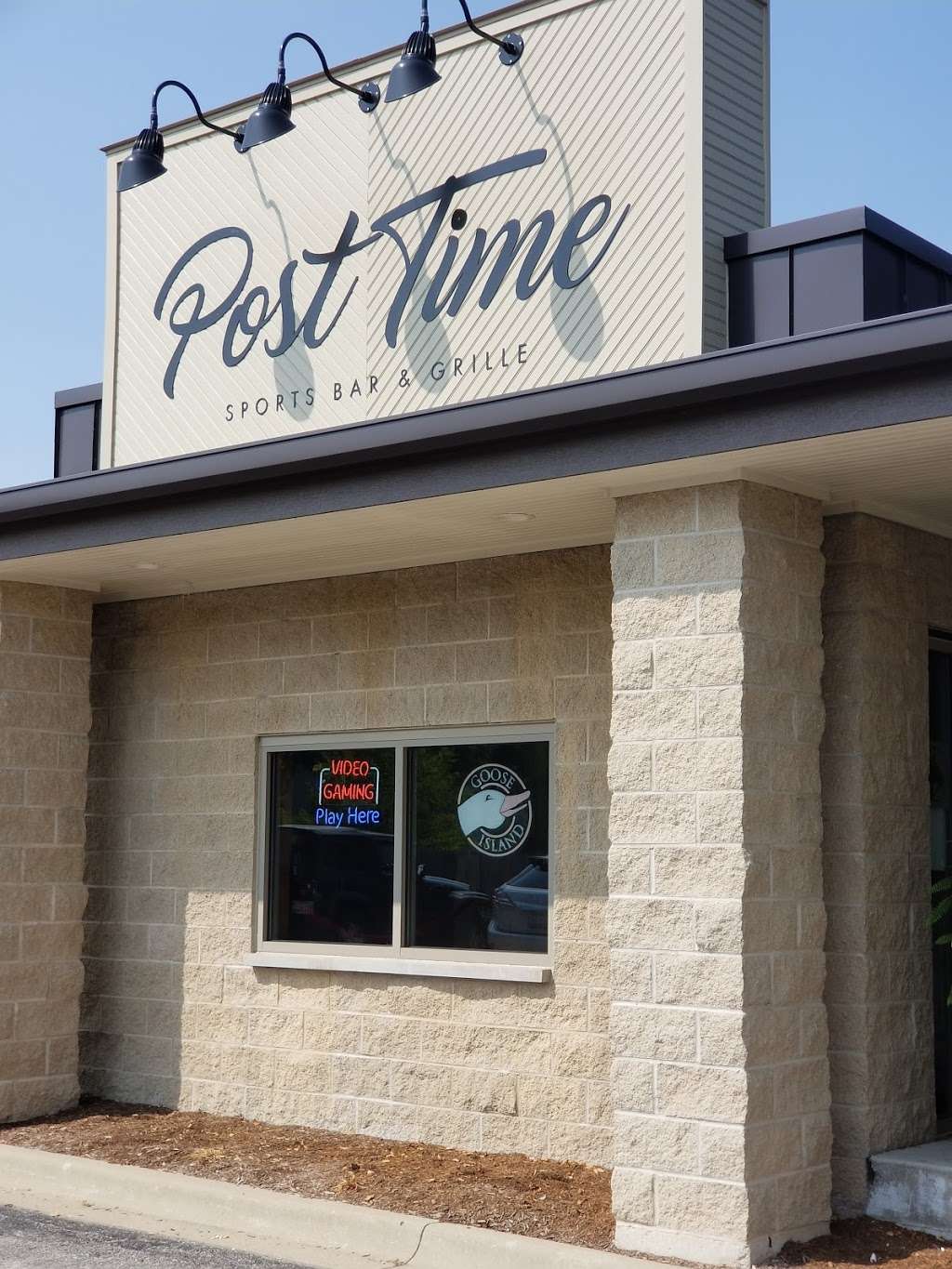 Post Time Sports Bar & Grille | 13860 Rockland Rd, Libertyville, IL 60048, USA | Phone: (847) 367-7170