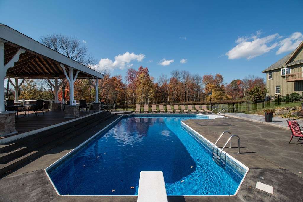 Hilltop Mansion | 45 Castle Hill Rd, Beach Lake, PA 18405, USA | Phone: (845) 913-8309