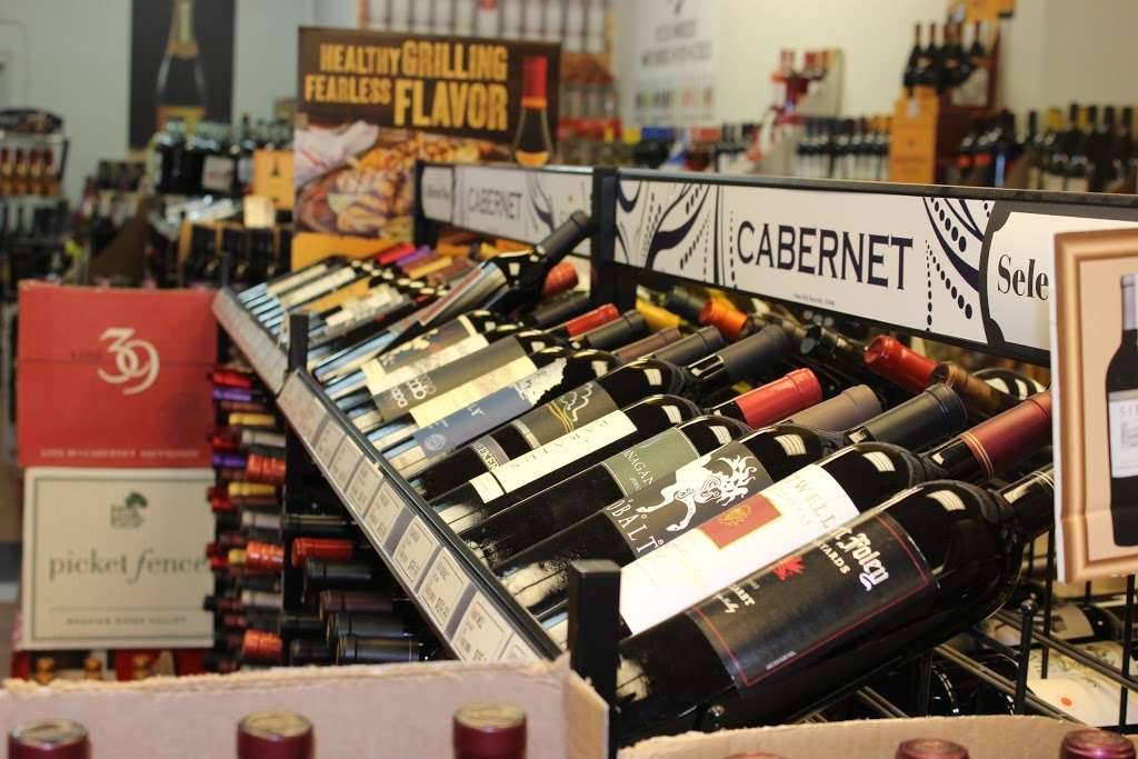 Signature Fine Wines and Liquors | 366 Dogwood Ave, Franklin Square, NY 11010, USA | Phone: (516) 427-5610