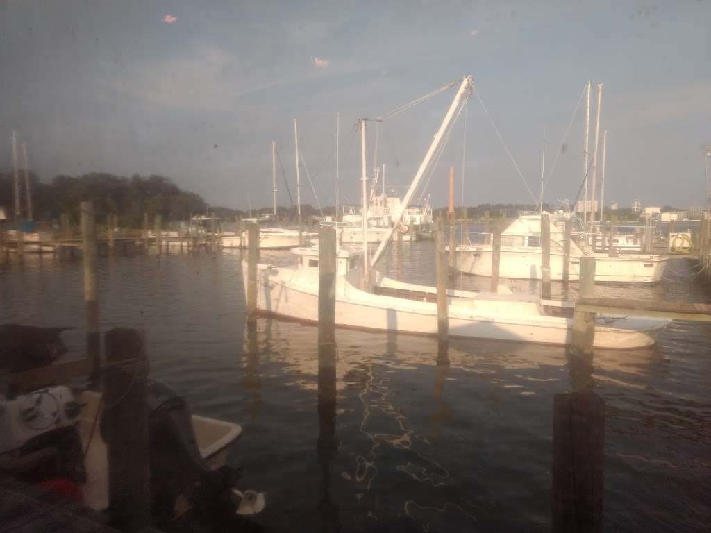 Fairport Marina | 252 Polly Cove Rd, Reedville, VA 22539 | Phone: (804) 453-5002