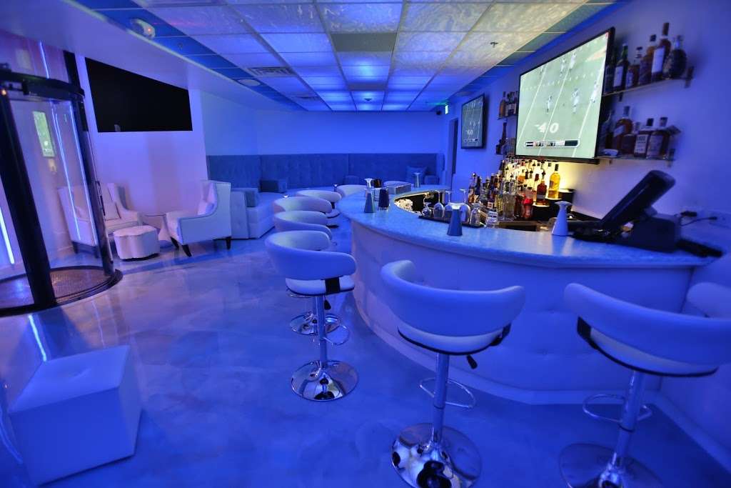 Allure Gentlemens Club | 3801 W Lake St, Stone Park, IL 60165, USA | Phone: (708) 344-3848