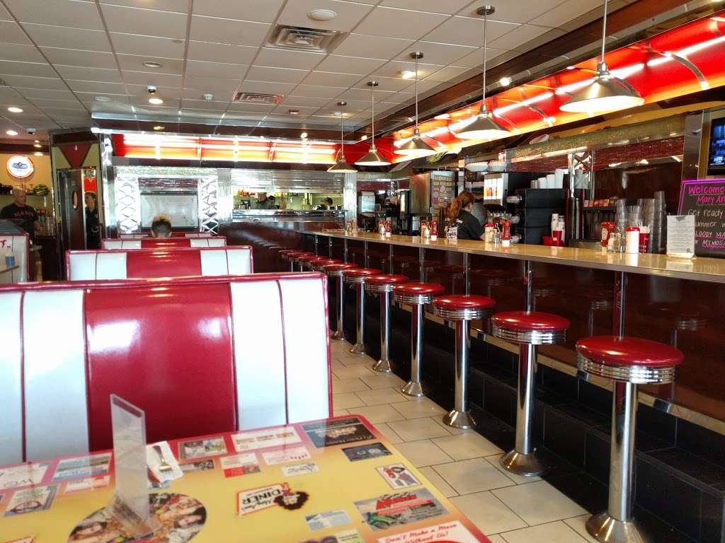 Mary Anns Diner | 4 Cobbetts Pond Rd, Windham, NH 03087, USA | Phone: (603) 965-3066