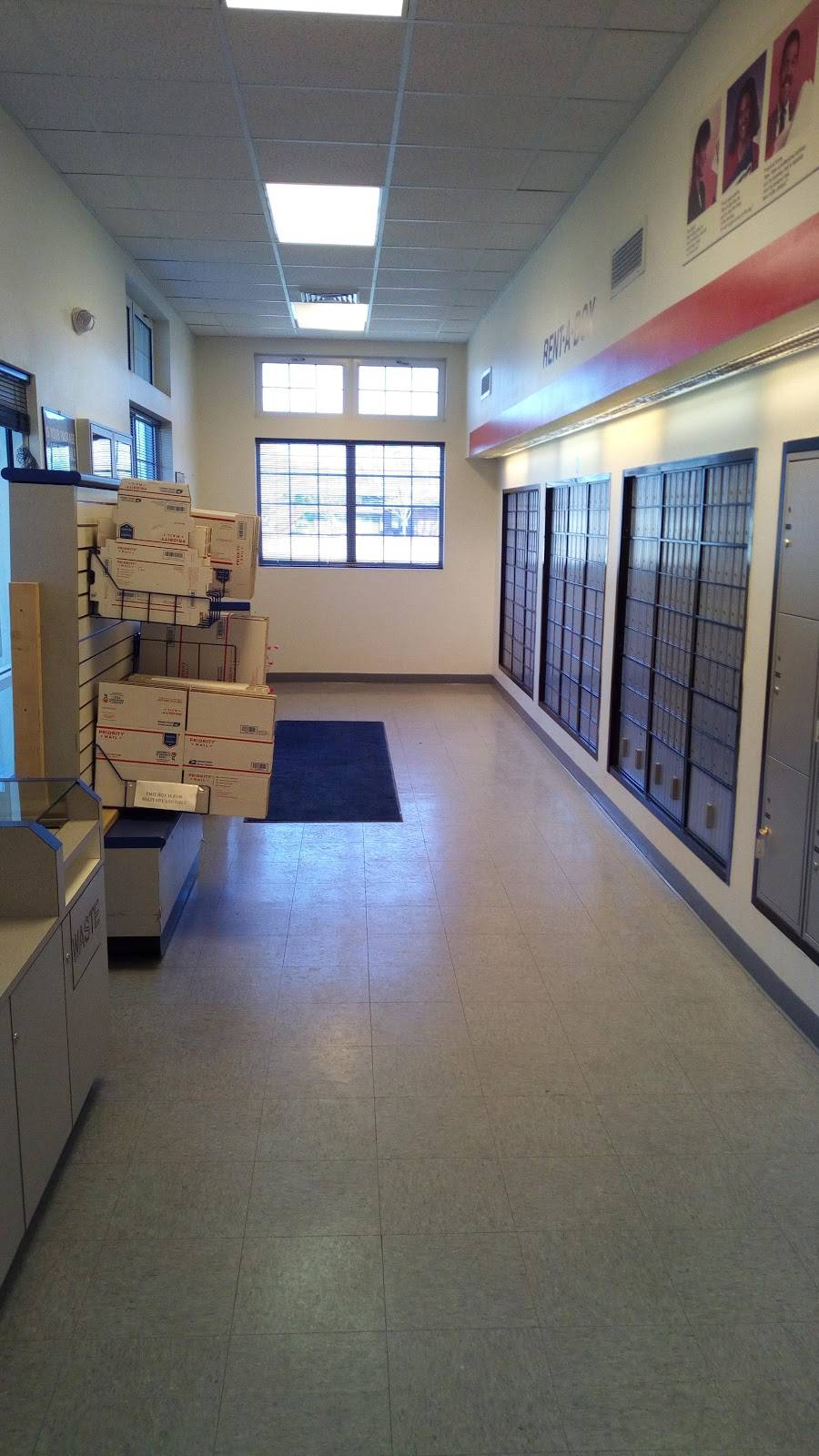 United States Postal Service | 205 E Main St, Valley Center, KS 67147 | Phone: (800) 275-8777