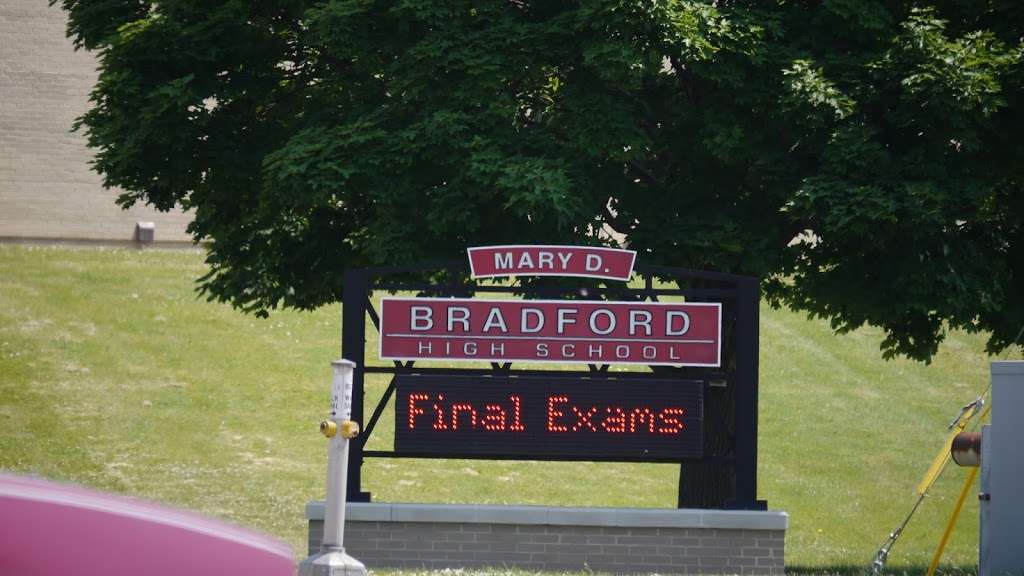 Bradford High School | 3700 Washington Rd, Kenosha, WI 53144, USA | Phone: (262) 359-6200