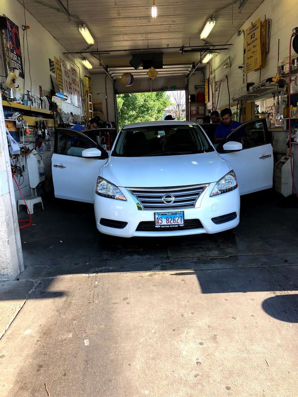 Castro Hand Car Wash 1585 Rand Rd, Des Plaines, IL 60016