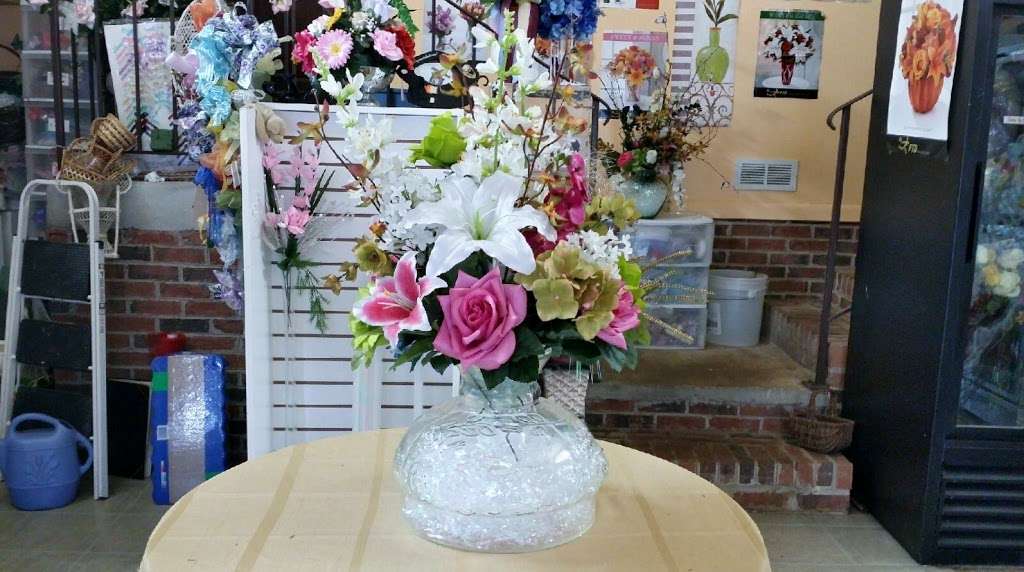 L & D Flowers of Elegance | 3913 W Sugar Creek Rd, Charlotte, NC 28262, USA | Phone: (704) 688-0735