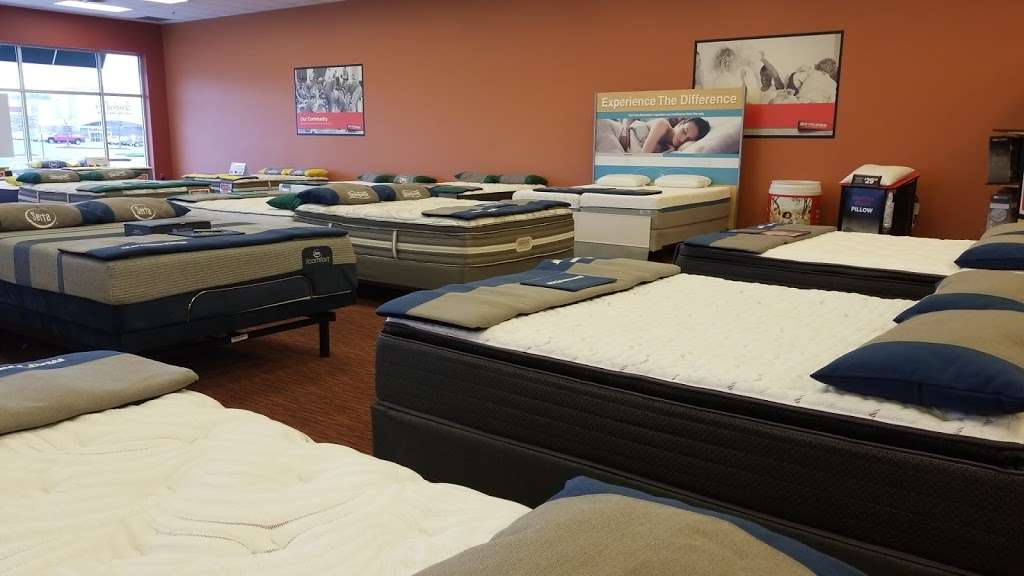 Mattress Firm Martinsburg | 245 Retail Commons Pkwy, Martinsburg, WV 25403, USA | Phone: (304) 267-7755