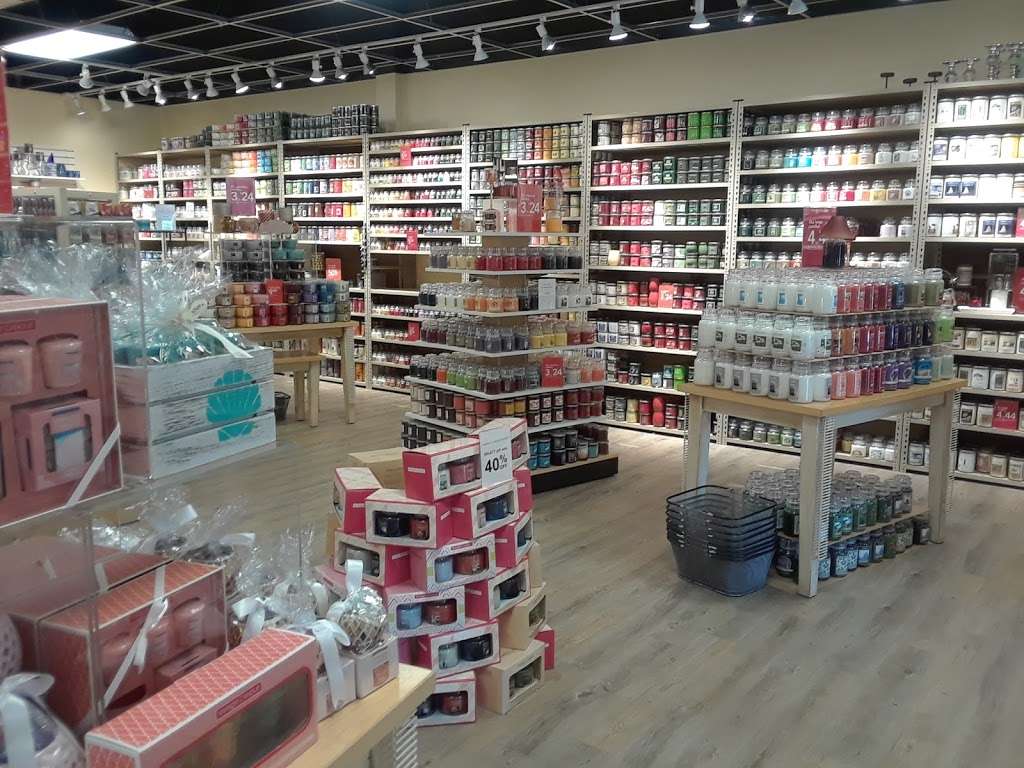 Yankee Candle | 495 Premium Outlets Blvd, Hagerstown, MD 21740, USA | Phone: (301) 790-7989