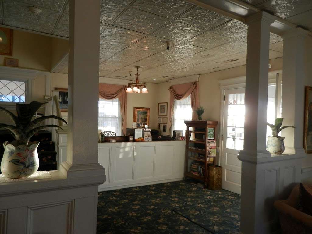 Hotel Macomber | 727 Beach Ave, Cape May, NJ 08204 | Phone: (609) 884-3020