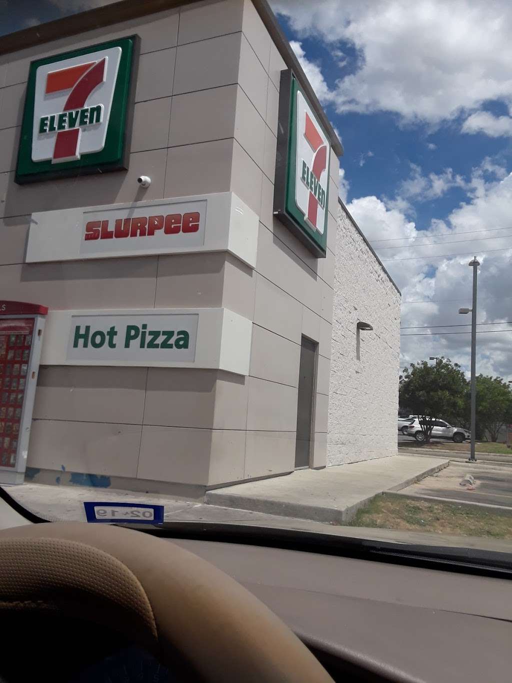 7-Eleven | 7285 Crestway Dr, San Antonio, TX 78239, USA | Phone: (210) 653-3864