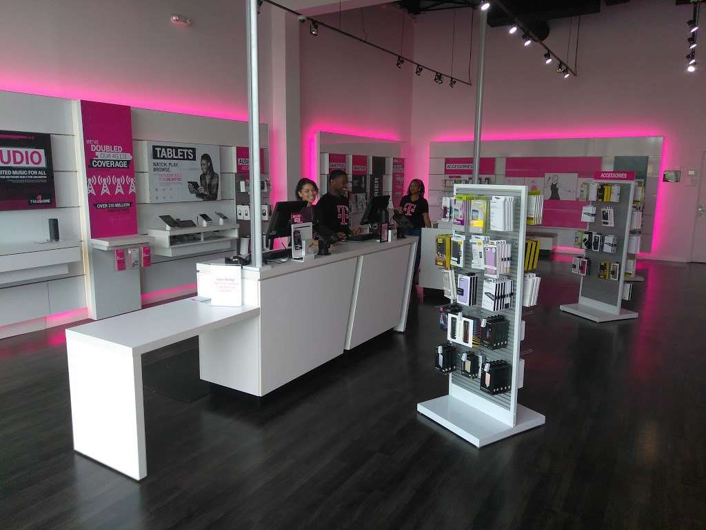 T-Mobile | 2435 Highway 160 W, Tega Cay, SC 29708, USA | Phone: (803) 802-7570