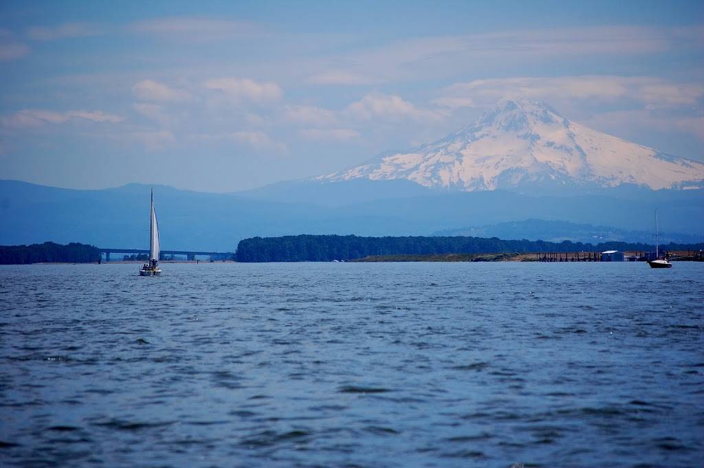 Island Sailing School & Club | 515 NE Tomahawk Island Drive Slip D-85, Portland, OR 97217, USA | Phone: (503) 285-7765