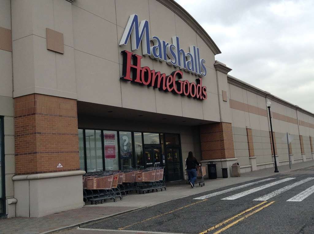 Marshalls & HomeGoods | 400 Mill Creek Dr, Secaucus, NJ 07094, USA | Phone: (201) 864-4832