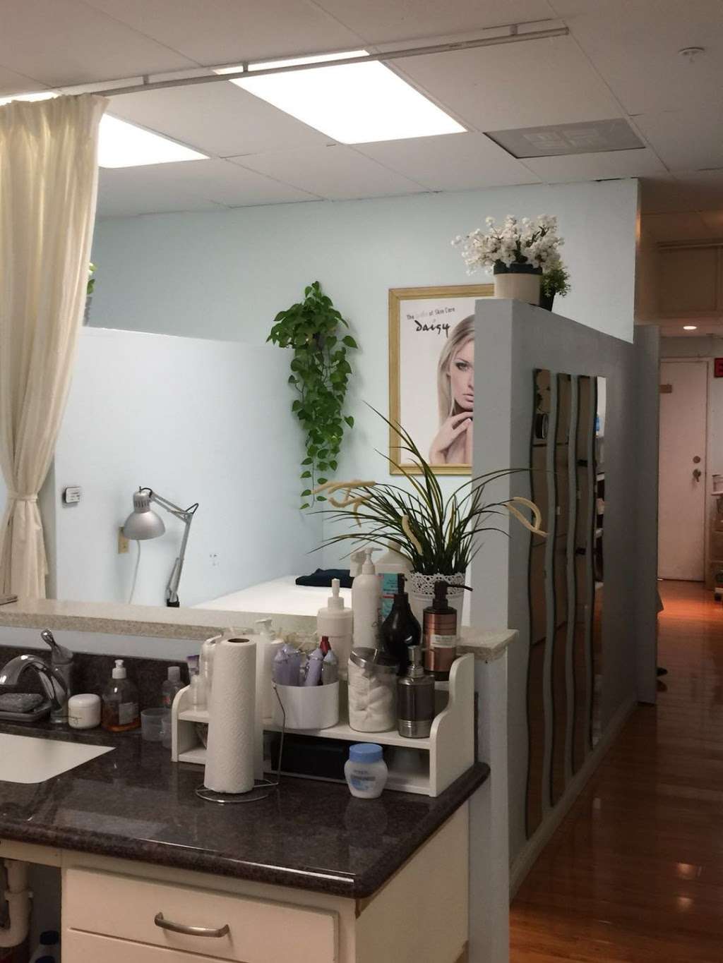 Susie Skin Care Clinic | 1300 E Main St #104, Alhambra, CA 91801, USA | Phone: (626) 258-9177