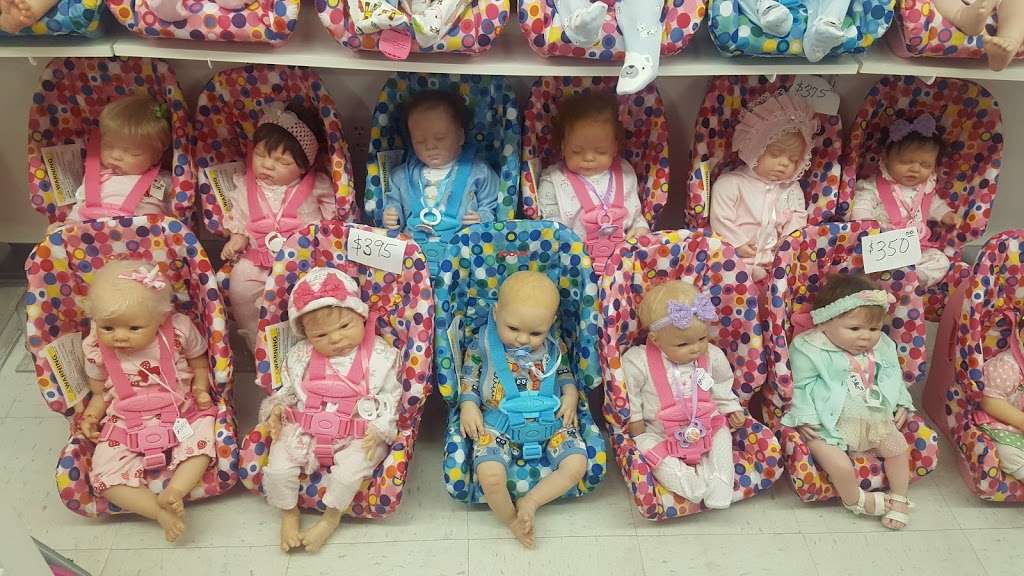 Doll Outlet | 2682 Lincoln Hwy E, Ronks, PA 17572, USA | Phone: (717) 687-8118