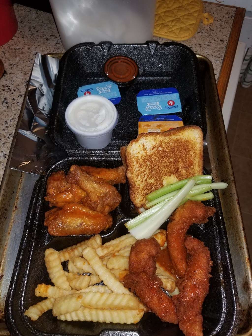 Zaxbys Chicken Fingers & Buffalo Wings | 2430 N Chester St, Gastonia, NC 28052, USA | Phone: (980) 320-1241