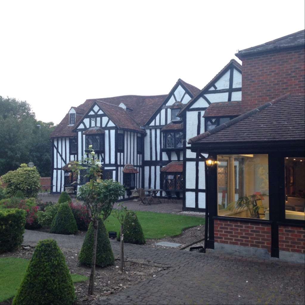 Donnington Manor Hotel | London Rd, Dunton Green, Sevenoaks TN13 2TD, UK | Phone: 01732 462681