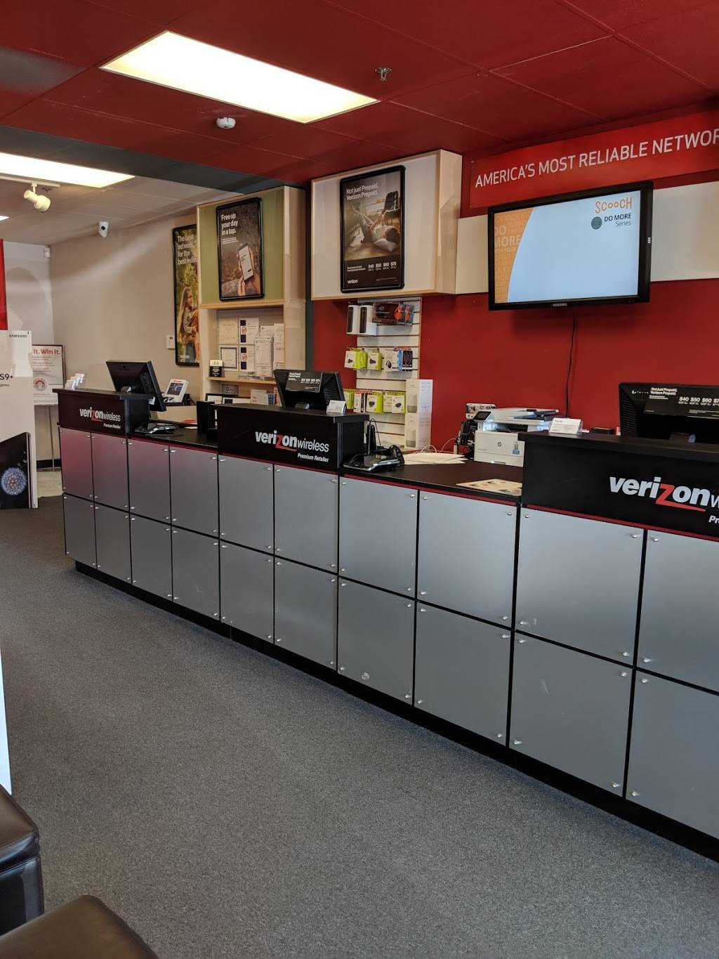 Verizon Authorized Retailer – Victra | 22618 Hwy 99 Suite 104, Edmonds, WA 98026, USA | Phone: (425) 774-3130