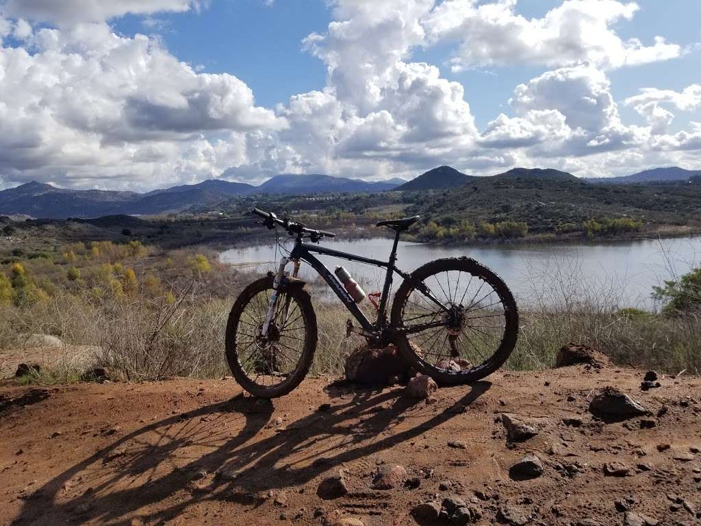 Lake Hodges Trailhead | 3661 Sunset Dr, Escondido, CA 92025, USA