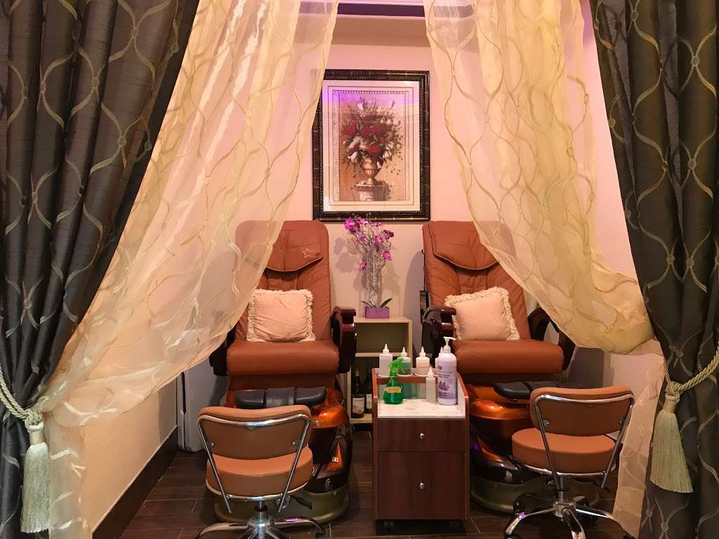 Deluxe Nails & Spa Tomball | 24230 Kuykendahl Rd Suite 350, Tomball, TX 77375 | Phone: (832) 843-6800