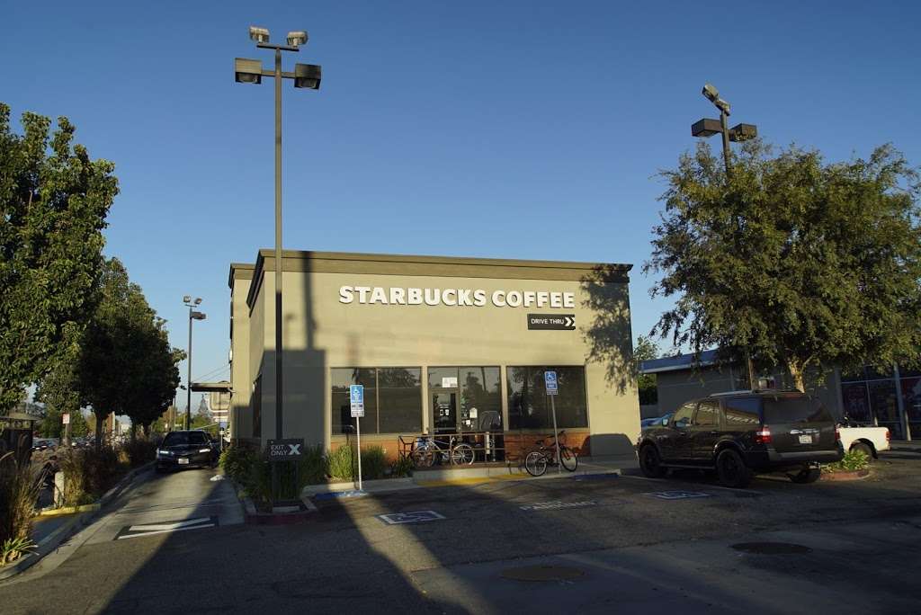 Starbucks | 16926 Roscoe Blvd, Van Nuys, CA 91406, USA | Phone: (818) 881-8053