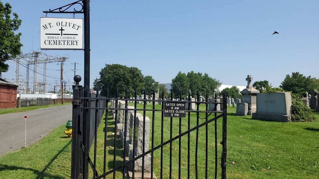 Mt Olivet Roman Catholic Cemetery | 220 Mt Olivet Ave, Newark, NJ 07114, USA | Phone: (973) 621-2220