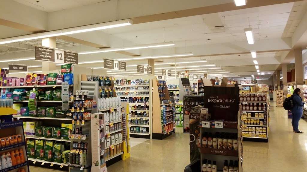 GIANT Food Stores | 550 E Lancaster Ave, St Davids, PA 19087, USA | Phone: (610) 989-0781