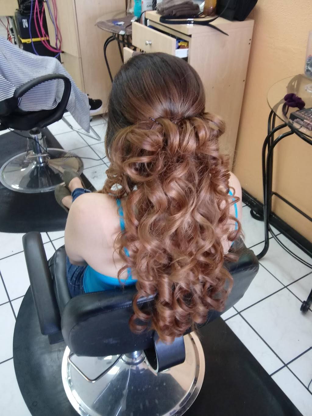 Clips 2000 Salon De Belleza | 283 Huffines Blvd, Lewisville, TX 75057, USA | Phone: (214) 222-0988