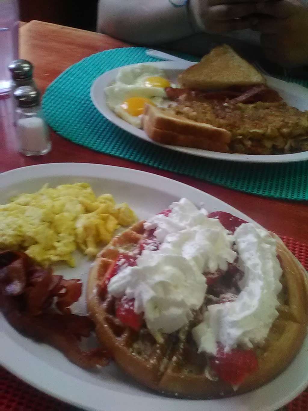 Barneys Breakfast & Lunch | 2453 Ridge Ave, Philadelphia, PA 19121, USA | Phone: (215) 978-8080