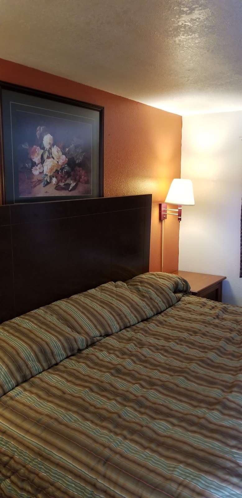 Hallmark Inn | 399 US-130, Cinnaminson, NJ 08077, USA | Phone: (856) 829-5440