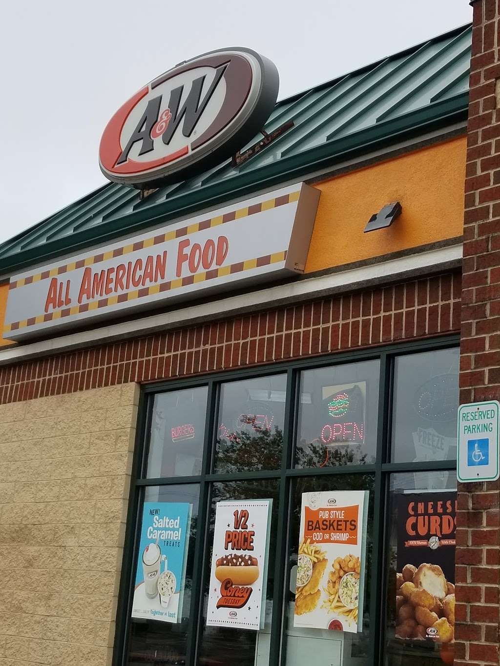 A&w All-American Food | 20815 Callaway Village Way, Callaway, MD 20620 | Phone: (301) 994-3333