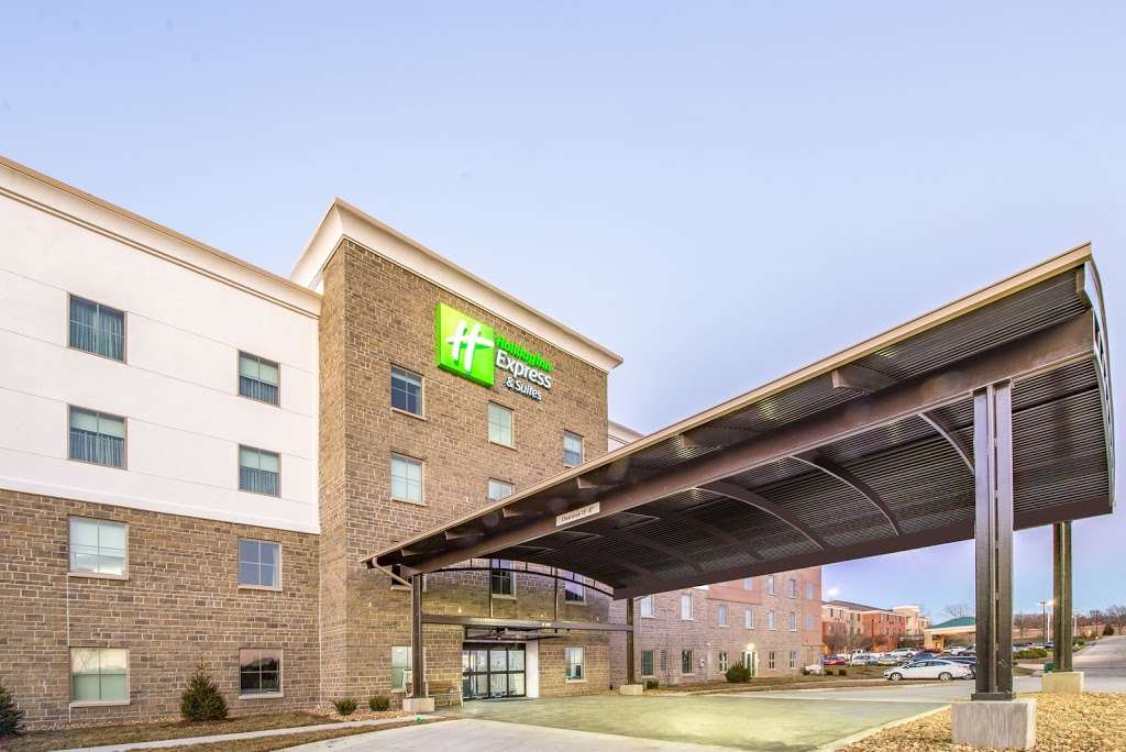 Holiday Inn Express & Suites Shawnee-Kansas City West | 17346 Midland Dr, Shawnee, KS 66217, USA | Phone: (913) 400-2509