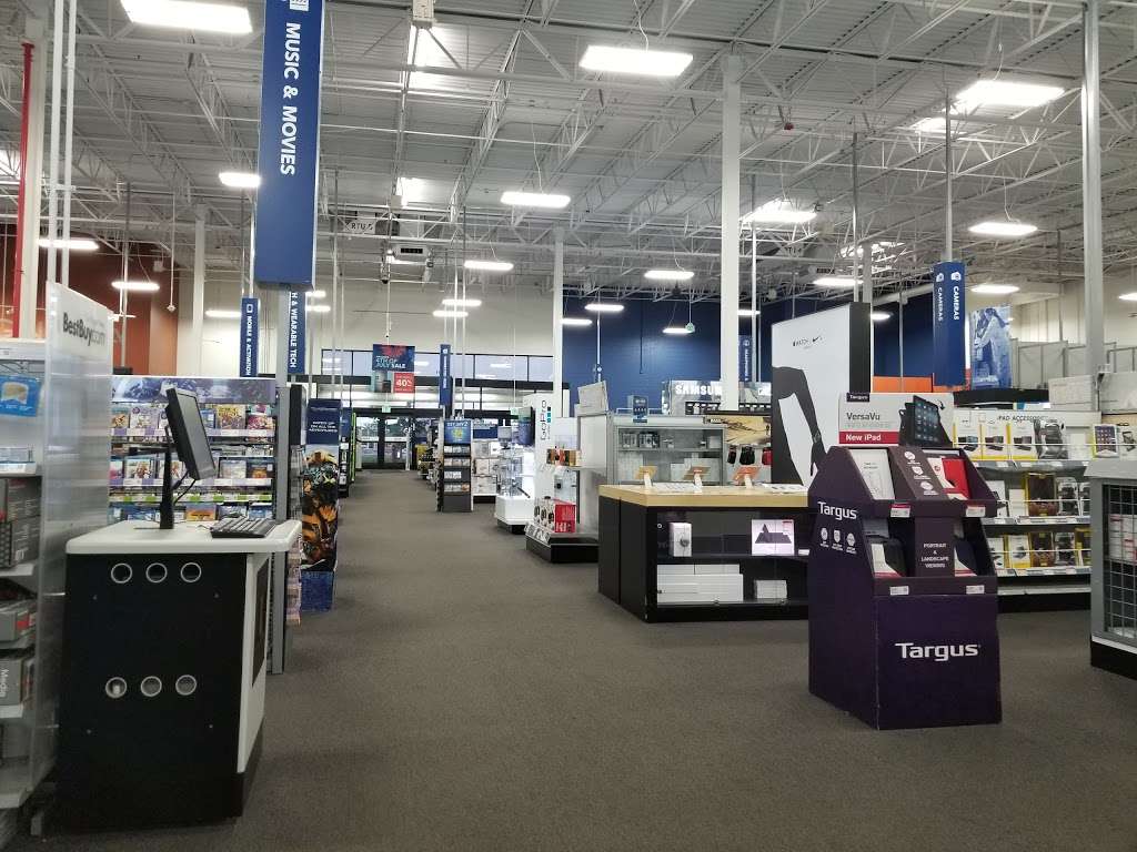 Best Buy | Photo 1 of 10 | Address: 1561 S Randall Rd, Algonquin, IL 60102, USA | Phone: (847) 458-5768