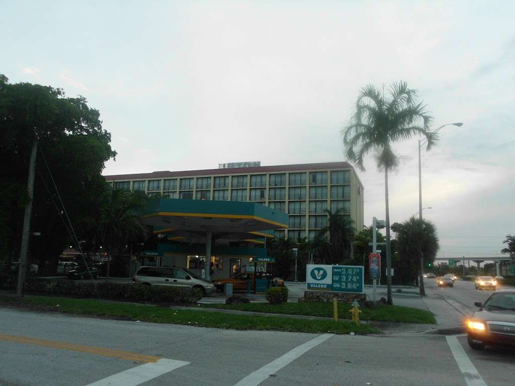 NW 167 St & NW 1 Av | Golden Glades, FL 33169, USA