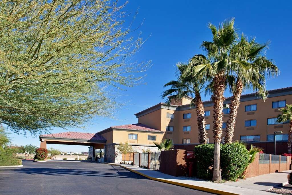 Holiday Inn Express & Suites Phoenix/Chandler (Ahwatukee) | 15221 S 50th St, Phoenix, AZ 85044, USA | Phone: (480) 785-8500