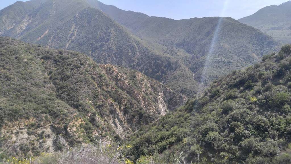 Condor Peak Trailhead | Tujunga, CA 91042