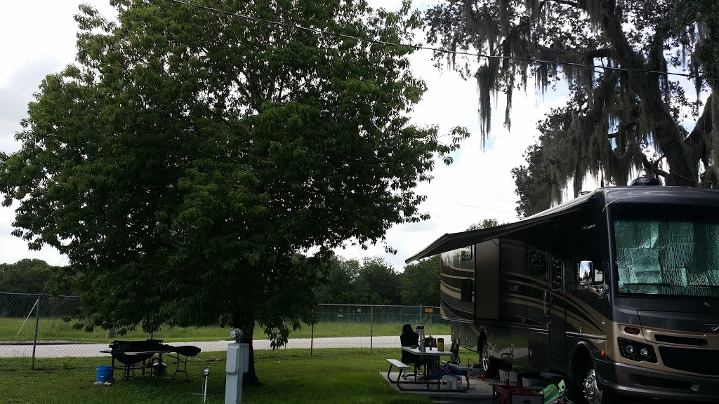 Warrens RV Park | 315 Commonwealth Ave N, Polk City, FL 33868, USA | Phone: (863) 904-7346