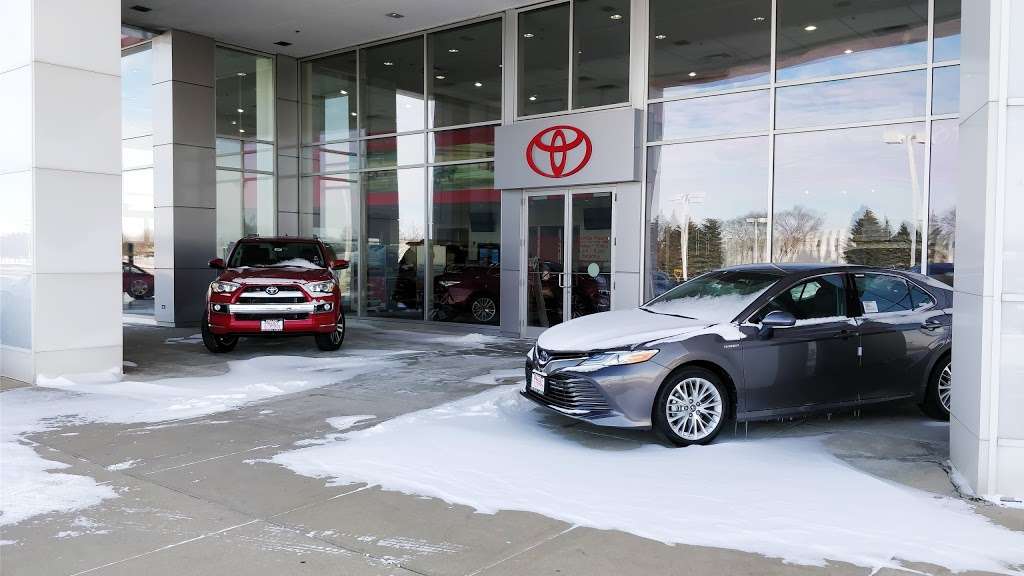 Pauly Toyota | 1035 S Illinois Rte 31, Crystal Lake, IL 60014, USA | Phone: (815) 459-7100