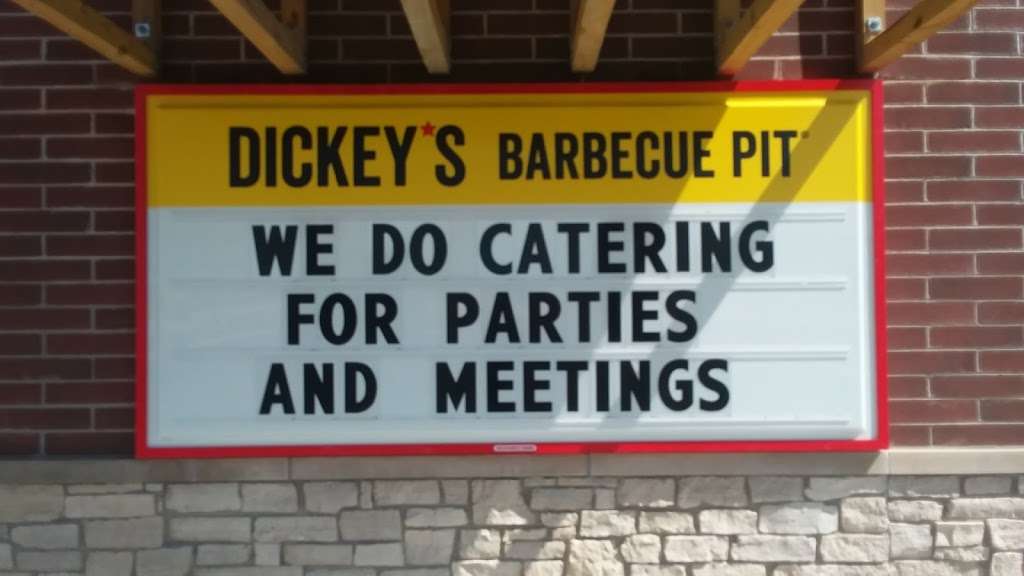 Dickeys Barbecue Pit | 2951 Centerpoint Way, Elwood, IL 60421, USA | Phone: (779) 230-6855