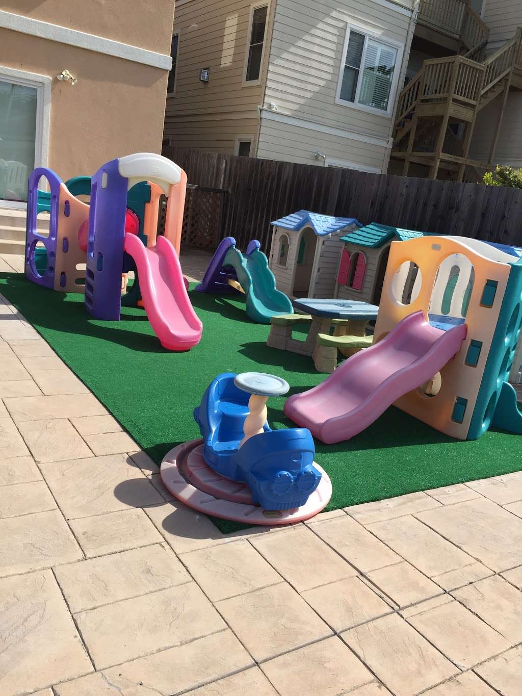 Daycare & Preschool Flores | 735 Commercial Ave, South San Francisco, CA 94080, USA | Phone: (650) 303-7812