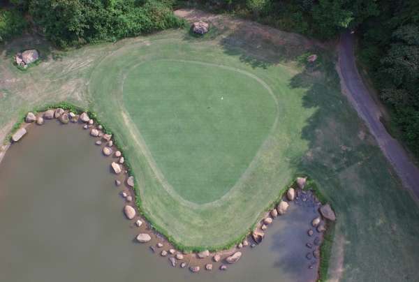 Harry L. Jones Sr. Golf Course | 1525 W. Tyvola Drive, Charlotte, NC 28217, USA | Phone: (704) 357-3373